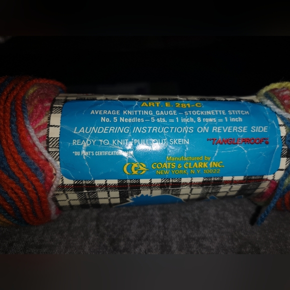 Red heart Wintuk Clansman sport yarn - Picture 3 of 5